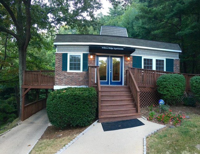 Willow Ridge in Asheville, NC - Foto de edificio - Building Photo