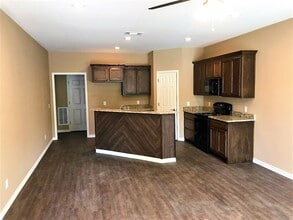 617 Pecan Ct in Paris, TX - Foto de edificio - Building Photo