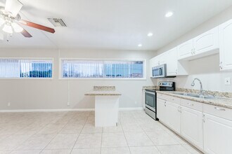 831 E Palmetto Park Rd in Boca Raton, FL - Building Photo - Building Photo