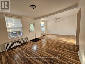 33 Branstone Rd in Toronto, ON - Building Photo - Building Photo