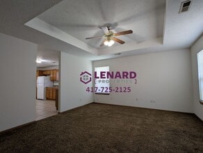 4433-4435 W La Siesta St in Springfield, MO - Building Photo - Building Photo