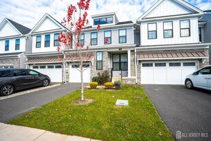 16 Clover Ln in Monroe Township, NJ - Building Photo