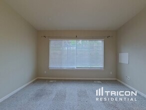 22602 E Rowland Dr in Aurora, CO - Building Photo - Building Photo