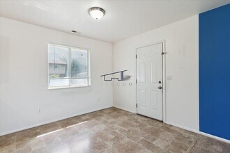 772 N 800 W in Centerville, UT - Building Photo - Building Photo