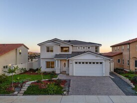 8501 Grove Hill Ct in Lemon Grove, CA - Building Photo