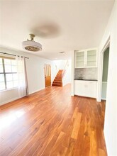 10905 Wintergreen Hill in Austin, TX - Foto de edificio - Building Photo