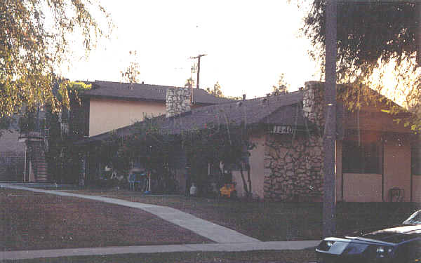 1140 W 9th St in Corona, CA - Foto de edificio - Building Photo