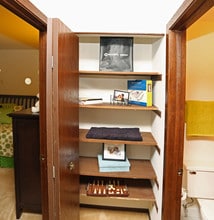 Sunset Ridge Apartments in Milwaukee, WI - Building Photo - Interior Photo