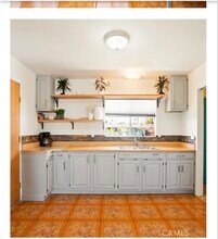 979 N Gardena Ave in Rialto, CA - Foto de edificio - Building Photo