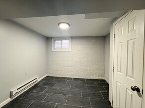 579 Liberty Ave, Unit Basement in Jersey City, NJ - Building Photo - Building Photo