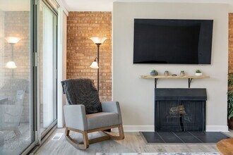 6000 E Lake Dr in Lisle, IL - Building Photo - Building Photo