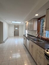 300 Wilson Ave, Unit 1 in Lyndhurst, NJ - Building Photo - Building Photo