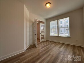 15340 Ballancroft Pkwy in Charlotte, NC - Building Photo - Building Photo