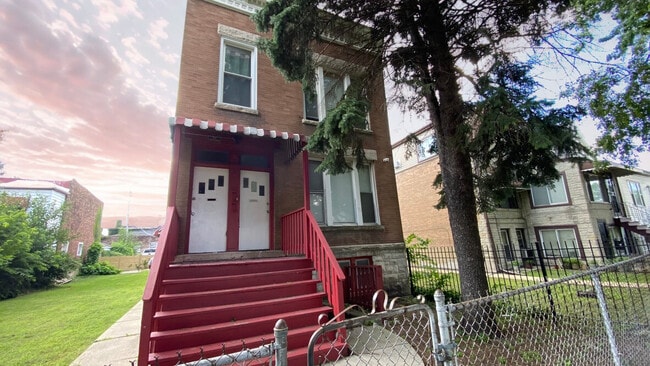property at 6712 S Wabash Ave