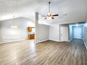 325 Bridgeport Ln in Monroe, GA - Building Photo - Building Photo