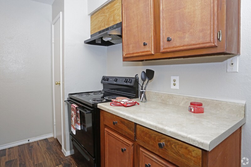 4015 US-90-Unit -516 in Crosby, TX - Building Photo