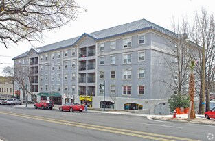 2002 Greene St, Unit 301 in Columbia, SC - Building Photo