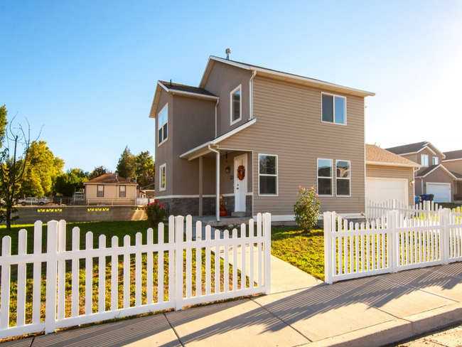 3209 Meadow Leaf Ct in West Valley City, UT - Building Photo - Building Photo