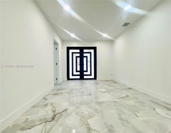 1649 NE 8th Ave in Fort Lauderdale, FL - Building Photo - Building Photo