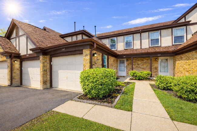 property at 1941 Quaker Hollow Ln