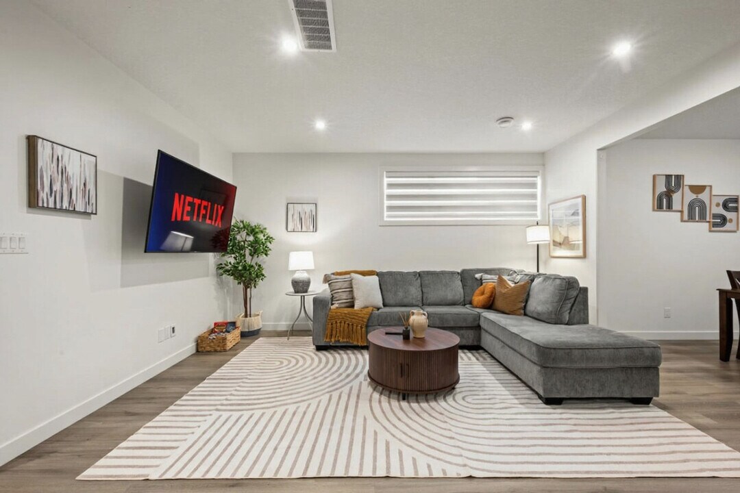 659 Fraser Vista Northwest in Edmonton, AB - Building Photo