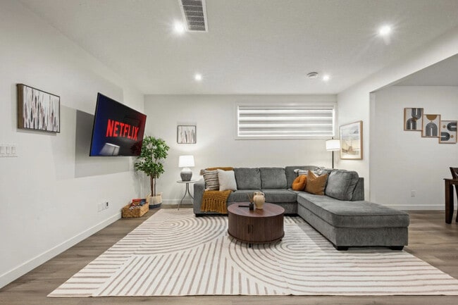 property at 659 Fraser Vista Northwest