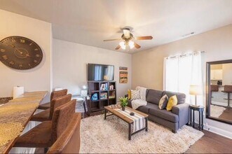 1123 S Tottenham Ct in Fayetteville, AR - Building Photo - Building Photo