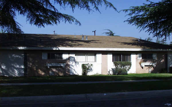 1007 Post St in Redlands, CA - Building Photo