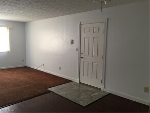 3695 Indian Run Dr in Canfield, OH - Building Photo - Building Photo