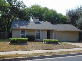 10301 Ray Ave in Austin, TX - Building Photo