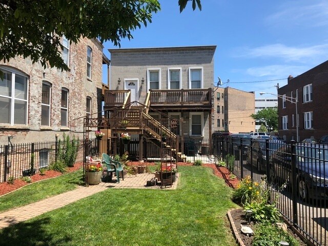 property at 1027 S Oakley Blvd