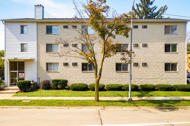 218 S Bassett St in Madison, WI - Foto de edificio - Building Photo