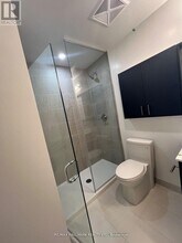 30 Upper Mall Wy in Vaughan, ON - Building Photo - Building Photo