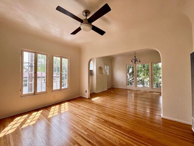 9349 Charleville Blvd-Unit -Charleville Unit 6 ACTIVE in Beverly Hills, CA - Building Photo - Building Photo