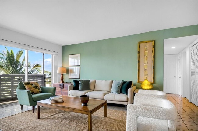 555 Crandon Blvd in Key Biscayne, FL - Building Photo - Building Photo