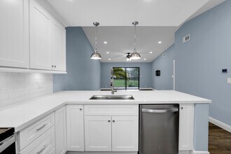 2840 Casa Way in Delray Beach, FL - Building Photo - Building Photo