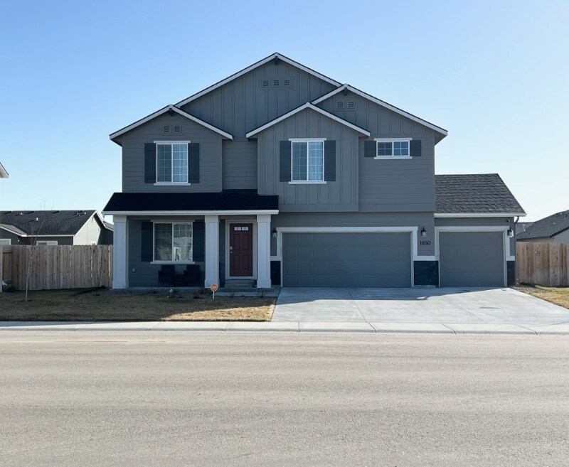 1850 SW Cooper Ave in Mountain Home, ID - Building Photo