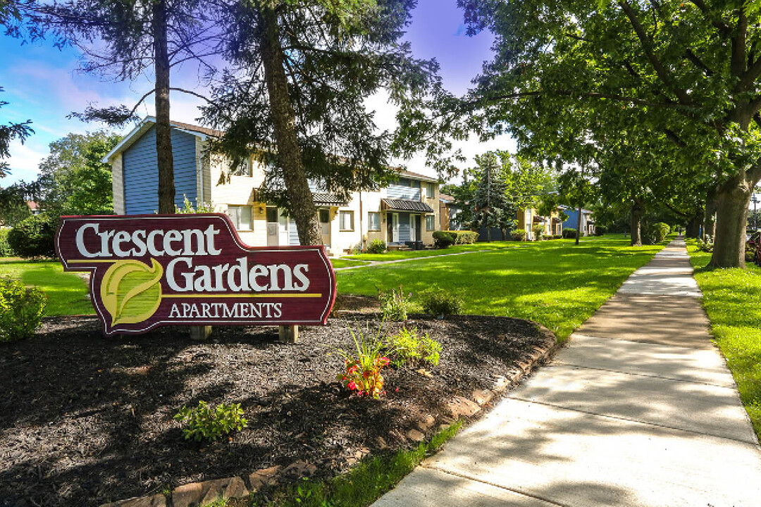 Crescent Gardens Apartments in Rochester, NY - Building Photo