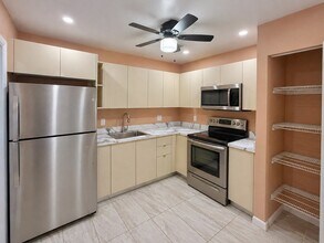 6290 NW 14th St in Sunrise, FL - Foto de edificio - Building Photo