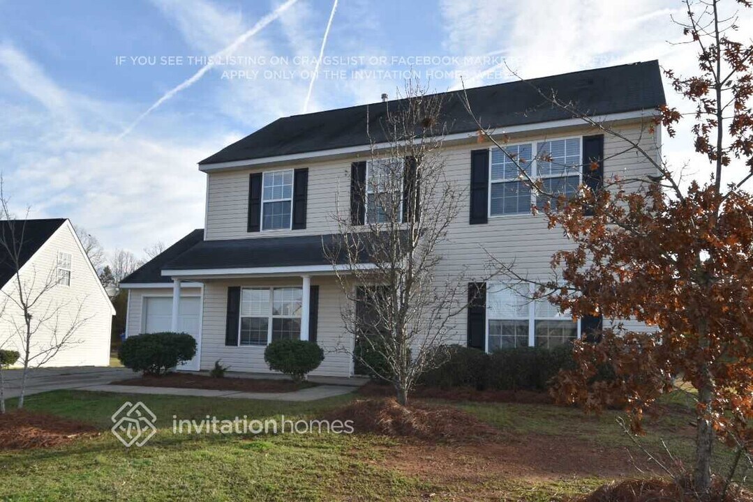 402 Glencroft Dr in Wingate, NC - Building Photo