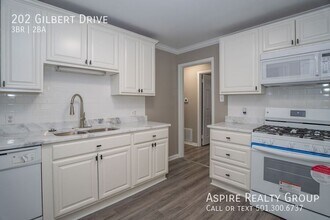 202 Gilbert Dr in Little Rock, AR - Building Photo - Building Photo