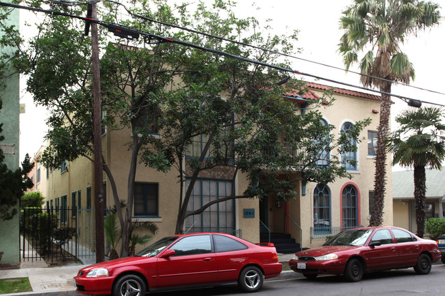 1035 E Broadway, 1040 E Appleton Apartments in Long Beach, CA - Foto de edificio - Building Photo