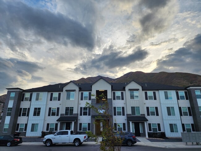 property at 4735 S Alder Dr