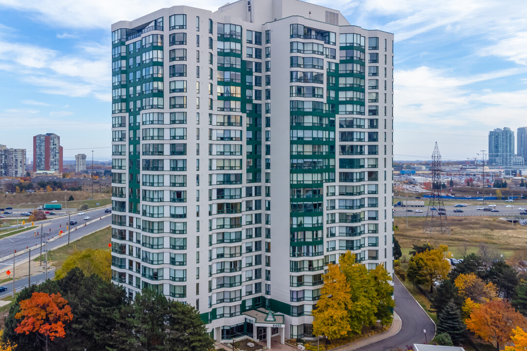 4450 Tucana Ct in Mississauga, ON - Building Photo