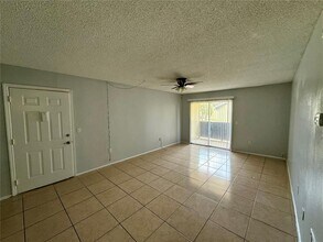910 Lake Destiny Rd in Altamonte Springs, FL - Building Photo - Building Photo