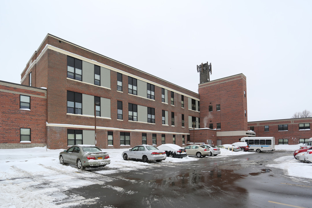 Abraham Lincoln Apartments in Rochester, NY - Foto de edificio