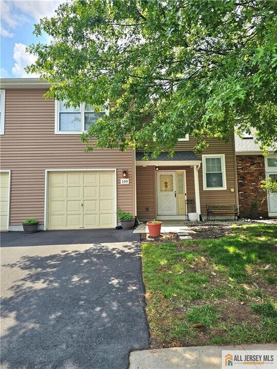 149 Skipton Pl in Franklin Township, NJ - Building Photo