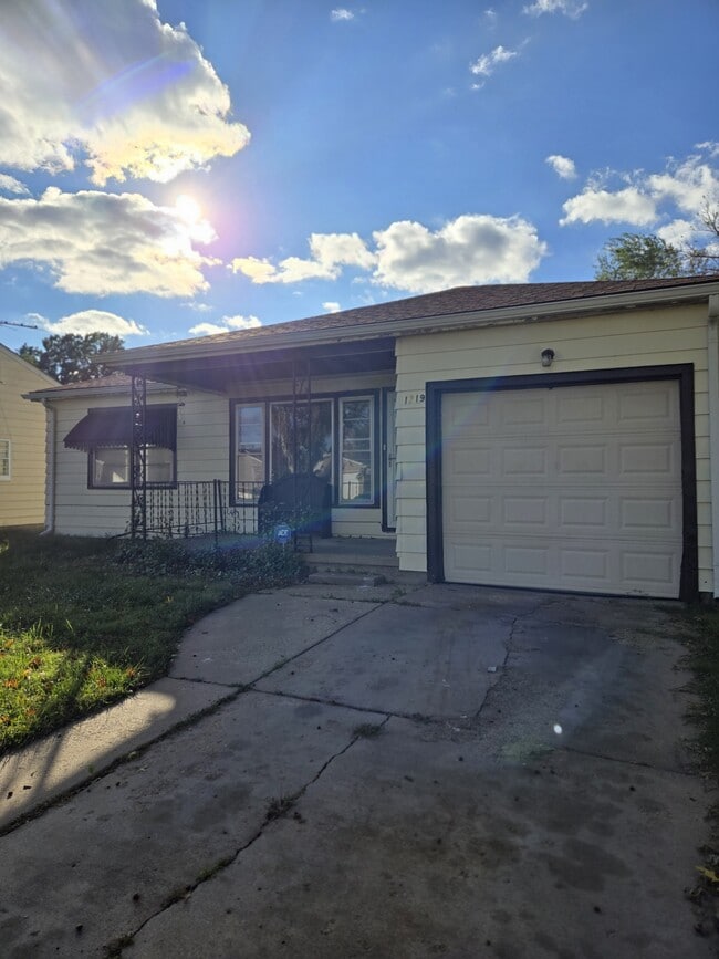 1219 N Harding Ave in Wichita, KS - Building Photo - Building Photo