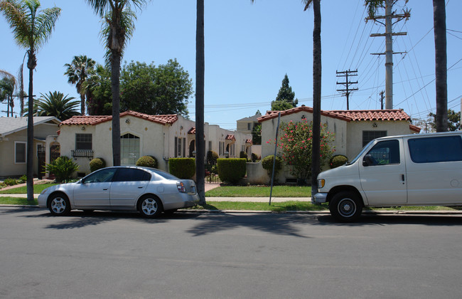 4228 Iowa St in San Diego, CA - Foto de edificio - Building Photo