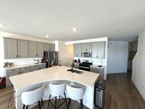 5963 Hawkweed Dr in Naperville, IL - Building Photo - Building Photo